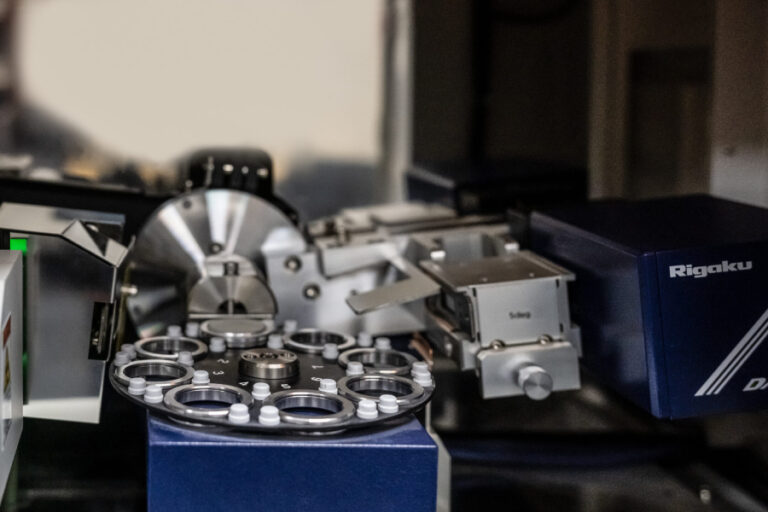 Técnica XRD Difracción de Rayos X Banner - Paralab distribuye equipo de x-ray diffraction en España.